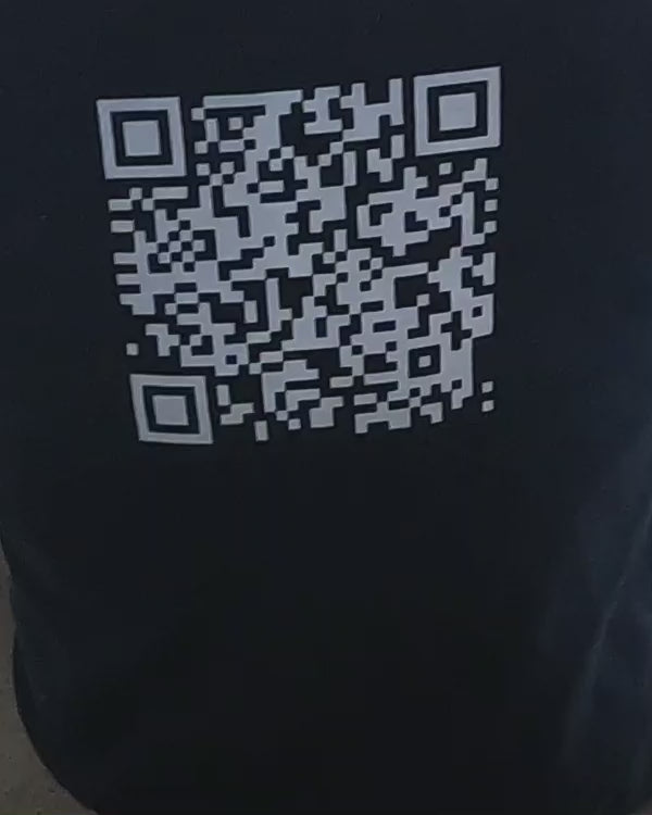 Long Sleeved T-Shirt Free Hugs black QR joke